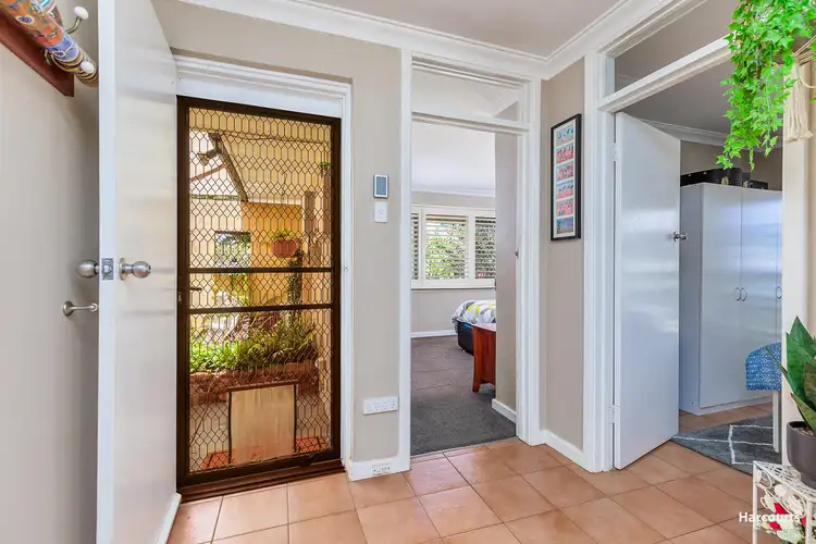 Fifth view of Homely house listing, 23 Lantana Way, Camillo WA 6111