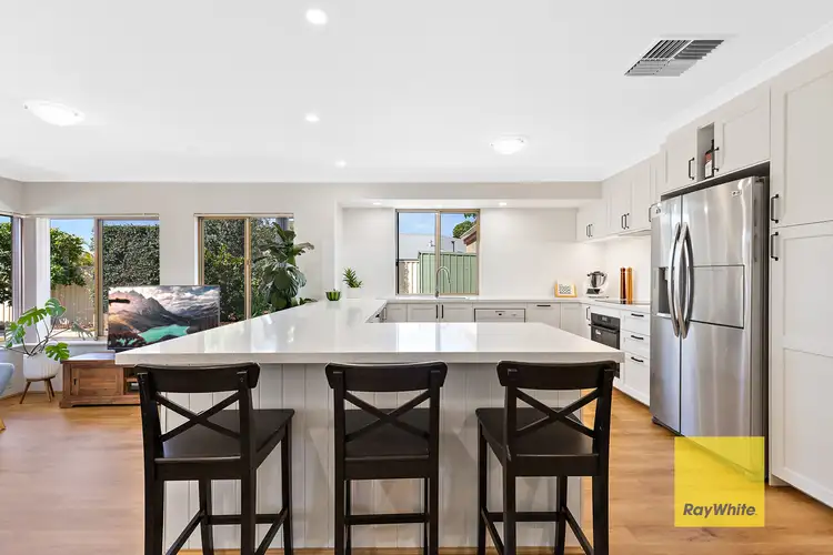 35 Redheart Drive, Thornlie WA 6108