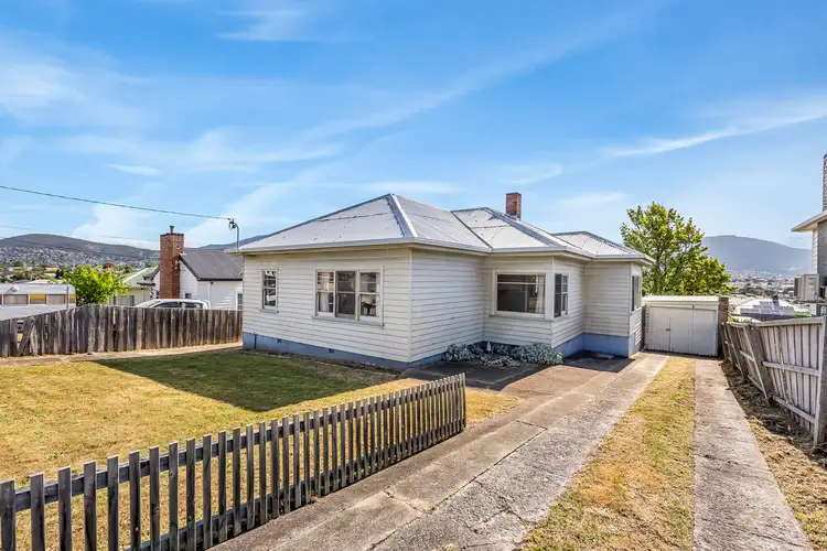 84 Bowen Road
