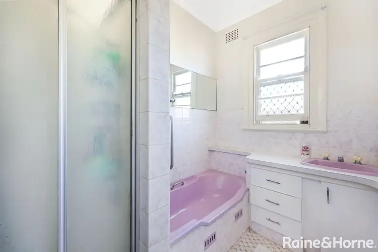 Fourth view of Homely house listing, 82 Piper Street, Tamworth NSW 2340