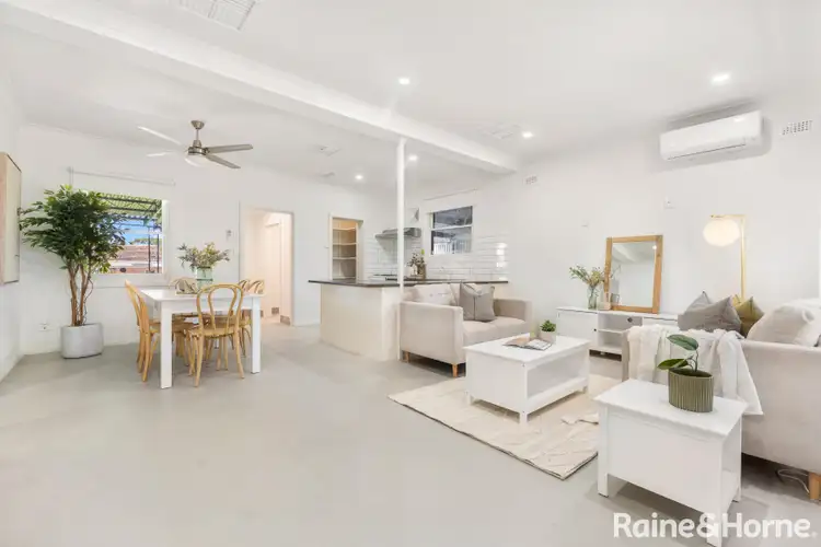 8 Collins Street, Elizabeth Downs SA 5113