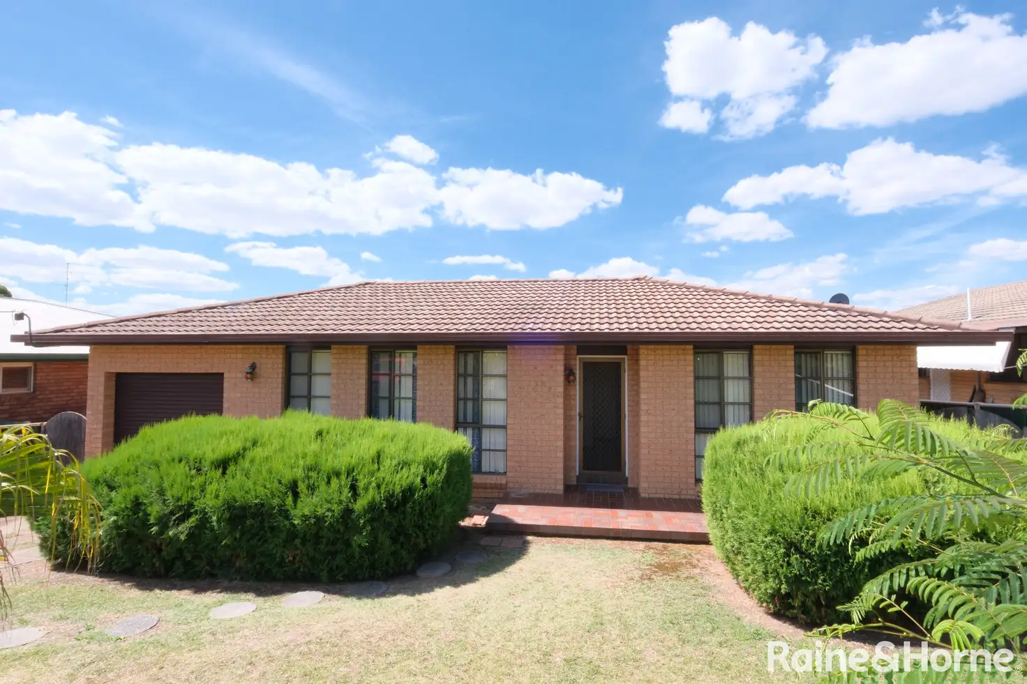 Main view of Homely house listing, 5 Jacaranda Crescent, Inverell NSW 2360