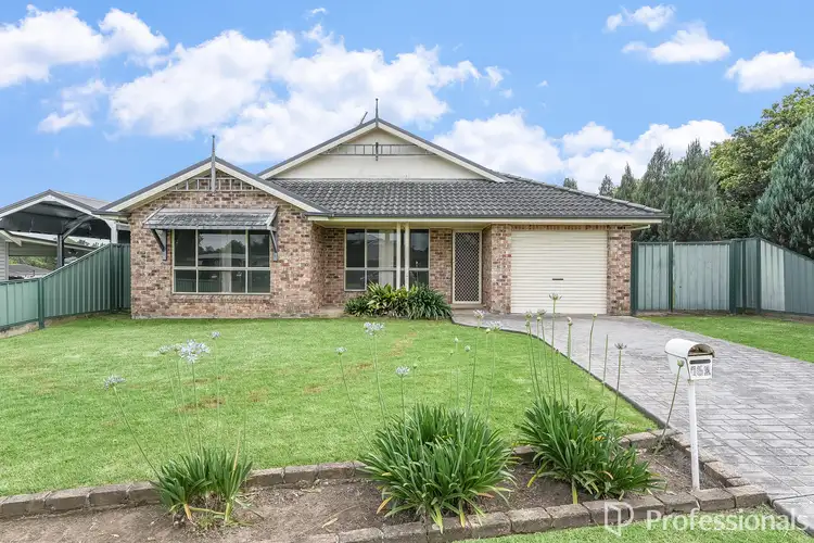 15A McIntosh Street, The Oaks NSW 2570