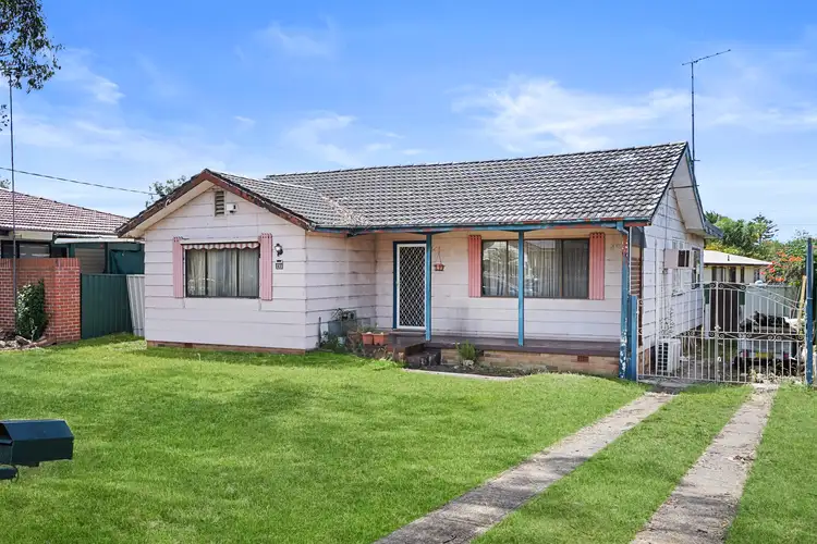 43 Tasman Avenue, Lethbridge Park NSW 2770