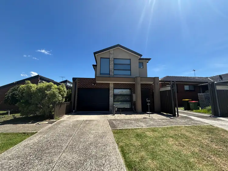 Main view of Homely townhouse listing, 25 Pinnaroo Circuit, Meadow Heights VIC 3048