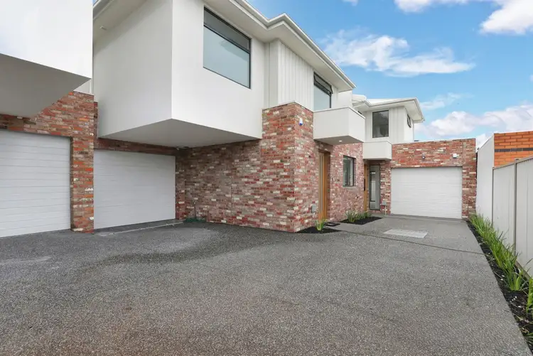 2/30 Eucra Street, Hadfield VIC 3046