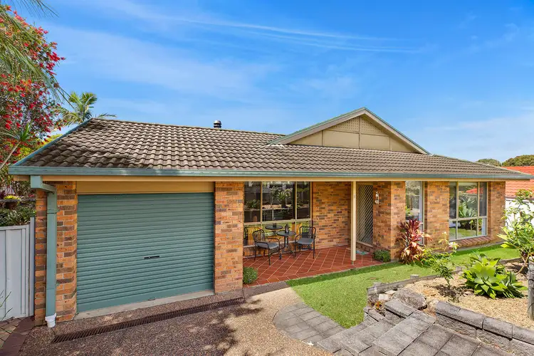 15 Walch Avenue, Bateau Bay NSW 2261
