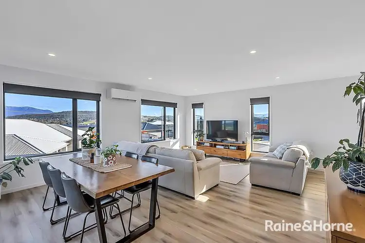 11 Melner Place
