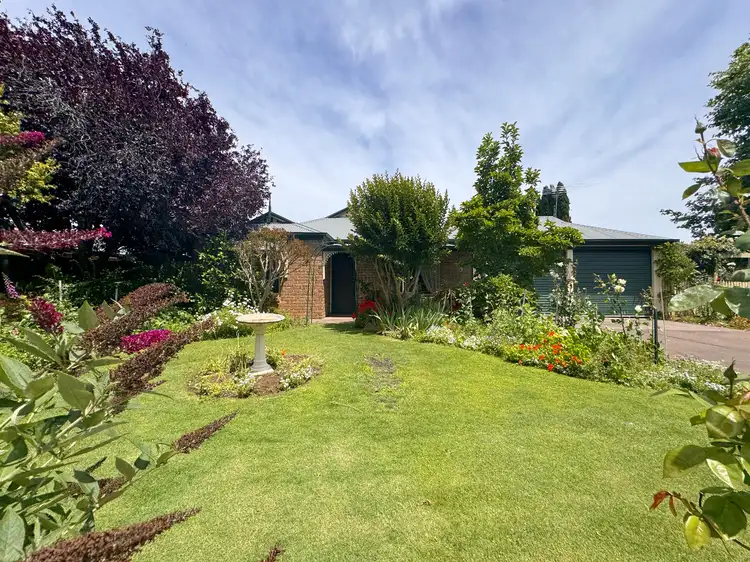 10 Hughes Street