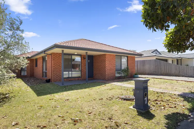 7 Robin Hill Drive