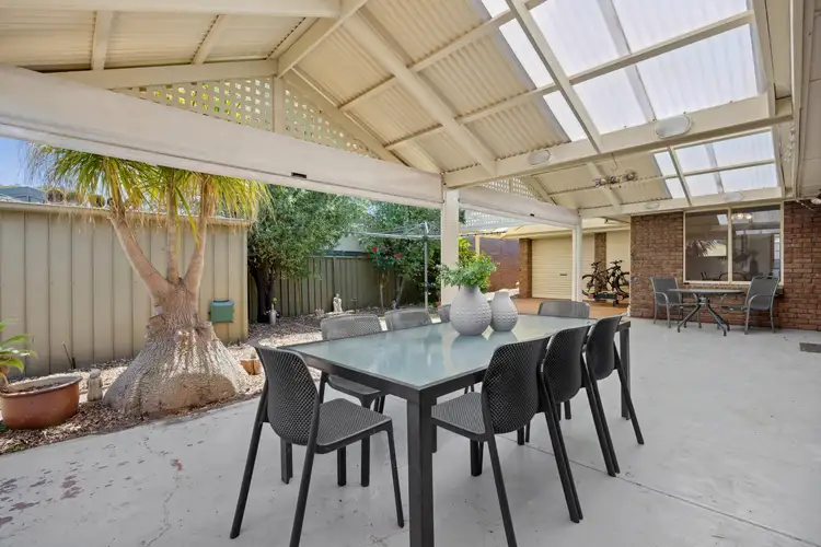 12 Jacqueline Avenue, Woodcroft SA 5162