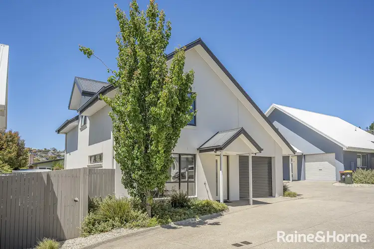 9 Maranoa Road