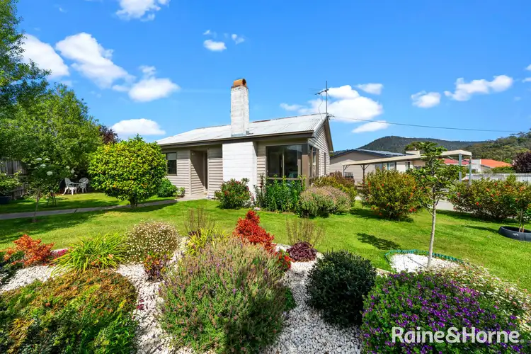 18 Kerria Road