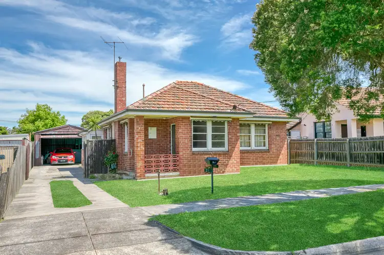 21 Taylor Avenue, Reservoir VIC 3073