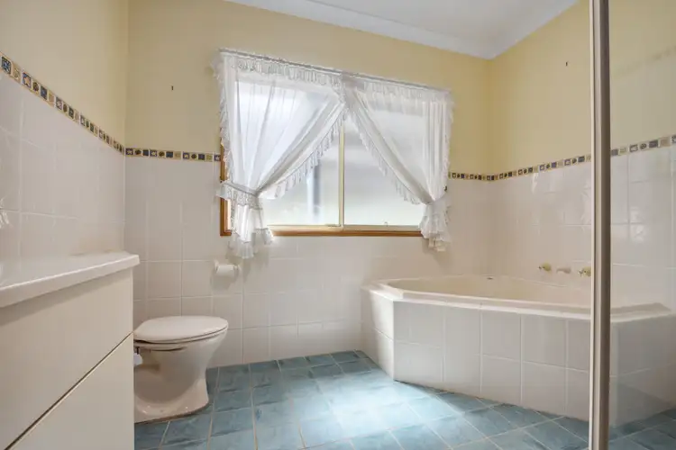 Fifth view of Homely house listing, 208 Run-O-Waters Drive, Goulburn NSW 2580