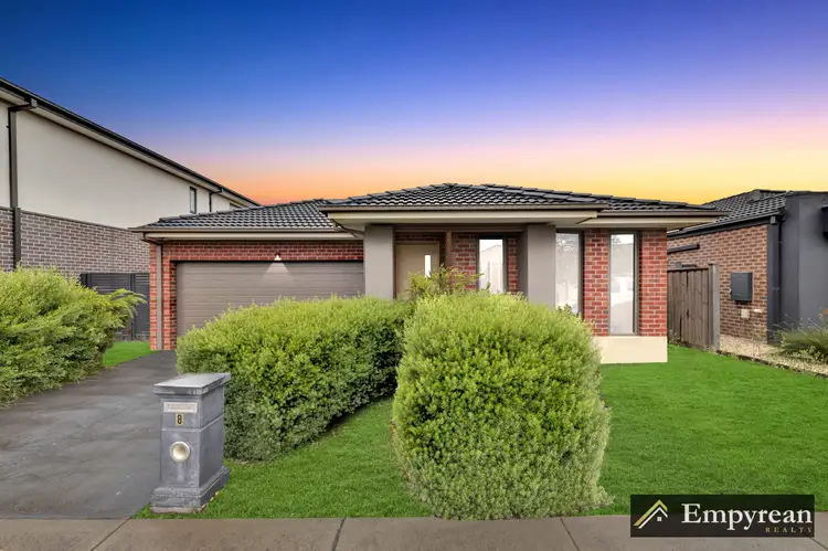 8 Rochester Drive, Mickleham VIC 3064