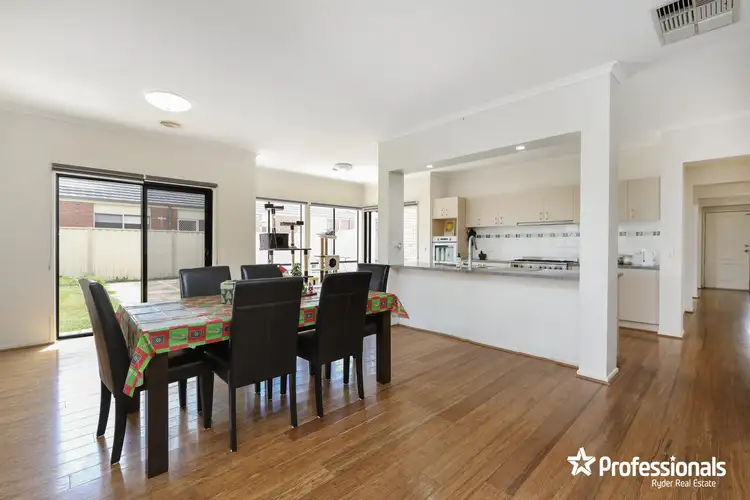 Sixth view of Homely house listing, 10 Carlyon Close, Melton West VIC 3337