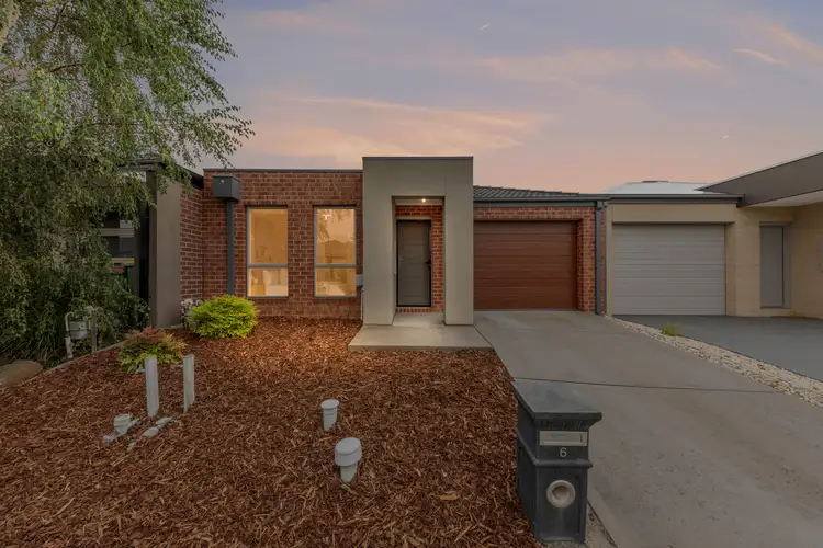 6 Weir Terrace, Officer VIC 3809
