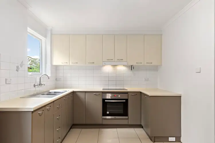 Fourth view of Homely apartment listing, 2/3 Avoca Place, Fisher ACT 2611