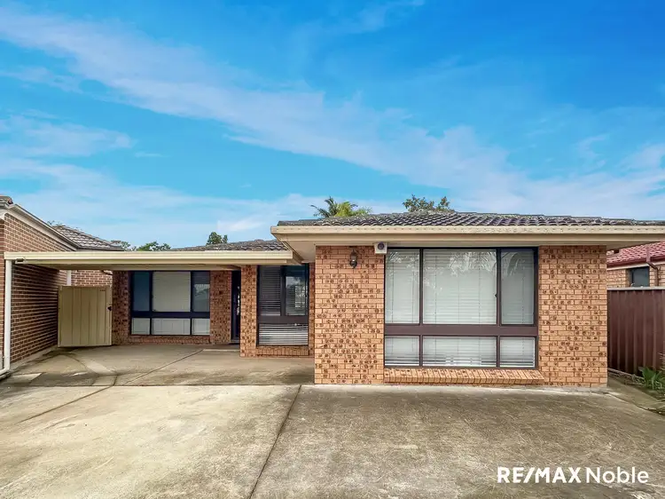 15 Aminta Crescent