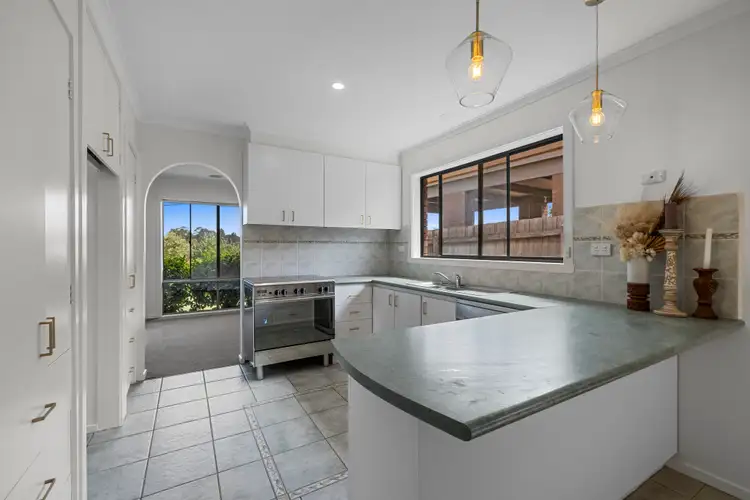 Fifth view of Homely house listing, 8 Valley View Crescent, Leongatha VIC 3953
