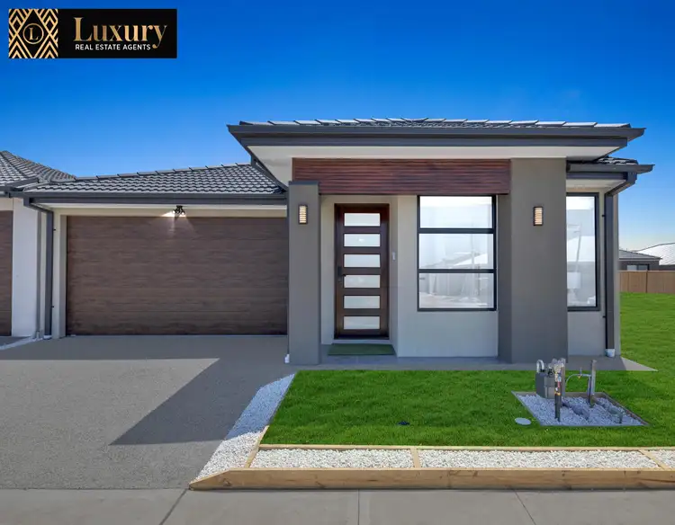 8 Striker Way, Tarneit VIC 3029