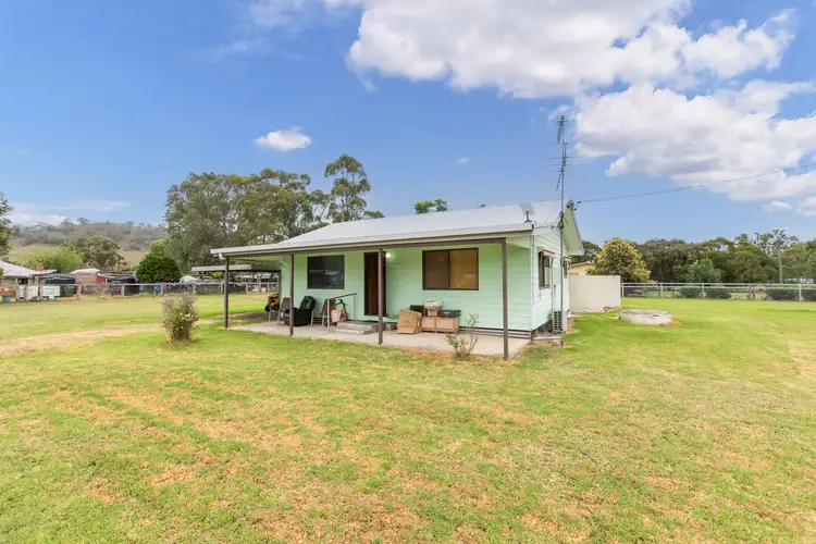 8 Abbott Street, Wingen NSW 2337