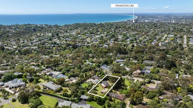 11 Sussex Road, Frankston South VIC 3199