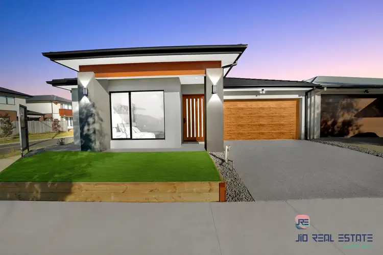 17 Croxden Avenue, Thornhill Park VIC 3335