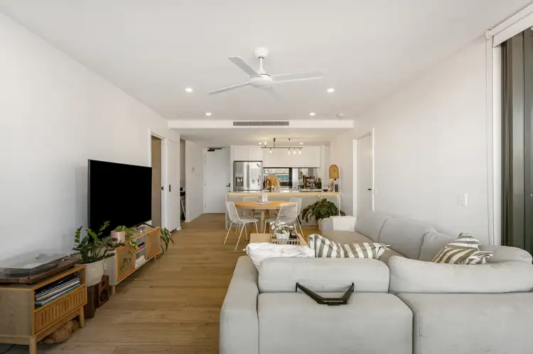 301/2 Mawarra Street, Palm Beach QLD 4221