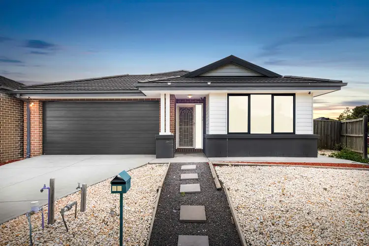 12 Swiss Way, Manor Lakes VIC 3024