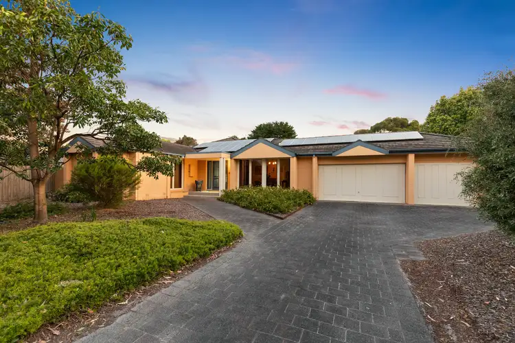 10 Woodside Avenue