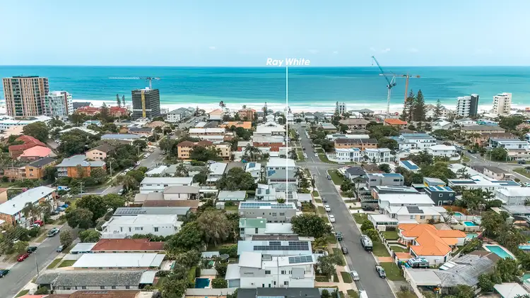 25 Fourteenth Avenue, Palm Beach QLD 4221