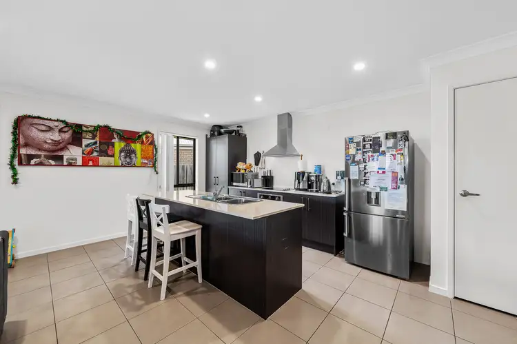 6 Mieka Crescent, Pimpama QLD 4209