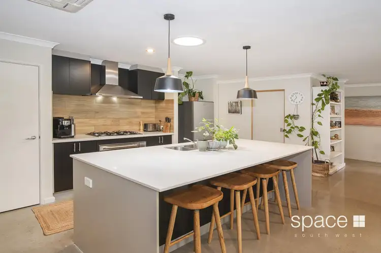 10 Currawong Street, Cowaramup WA 6284