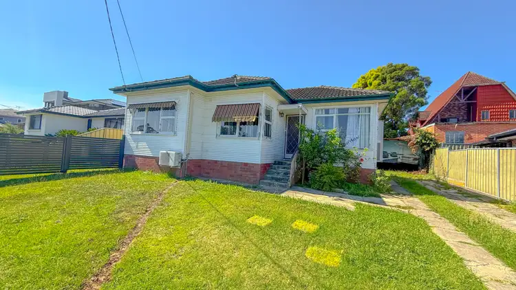 16 Tripoli Road, Fairfield West NSW 2165