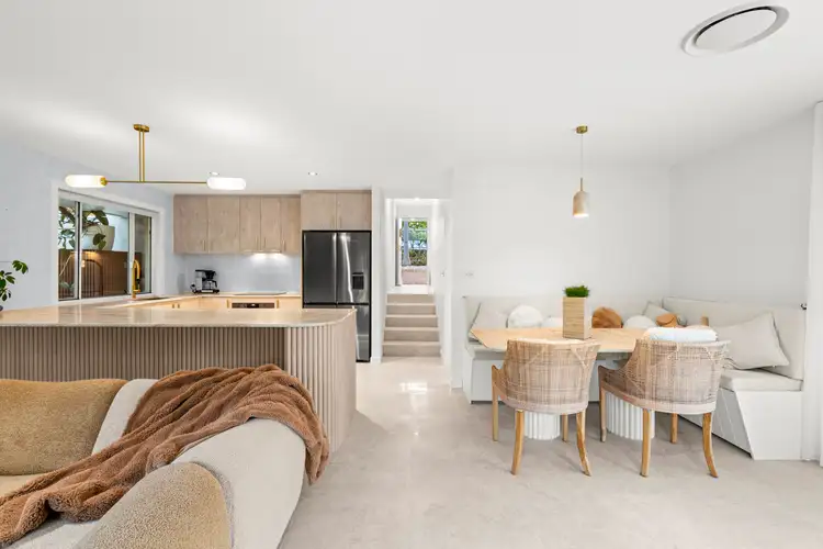 28 Ladds Ridge Road, Burleigh Heads QLD 4220