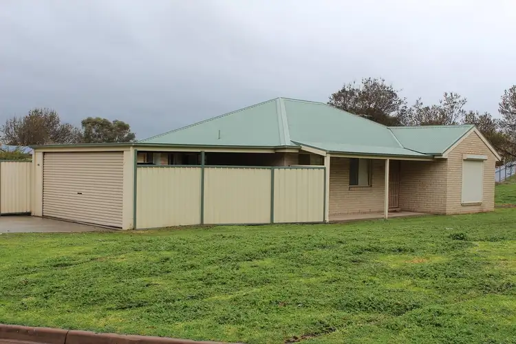 63 Kurrajong Crescent, West Albury NSW 2640