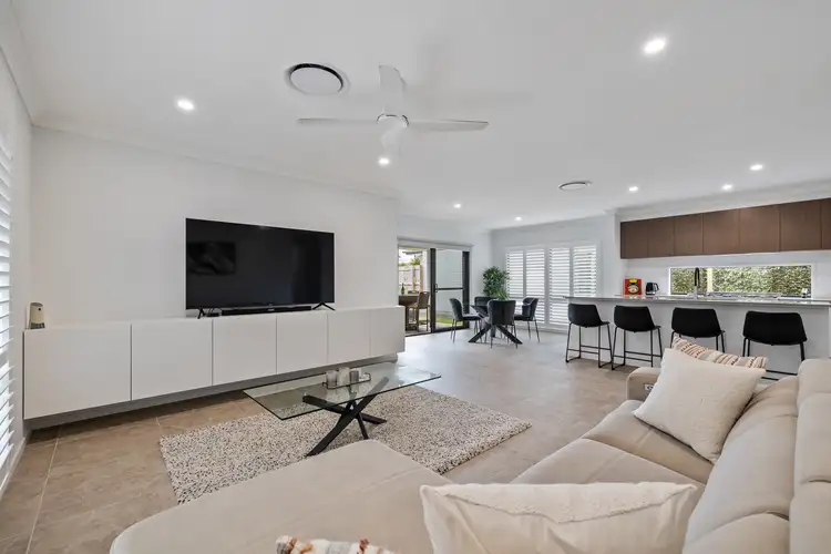 14 Shoreline Avenue, Redland Bay QLD 4165