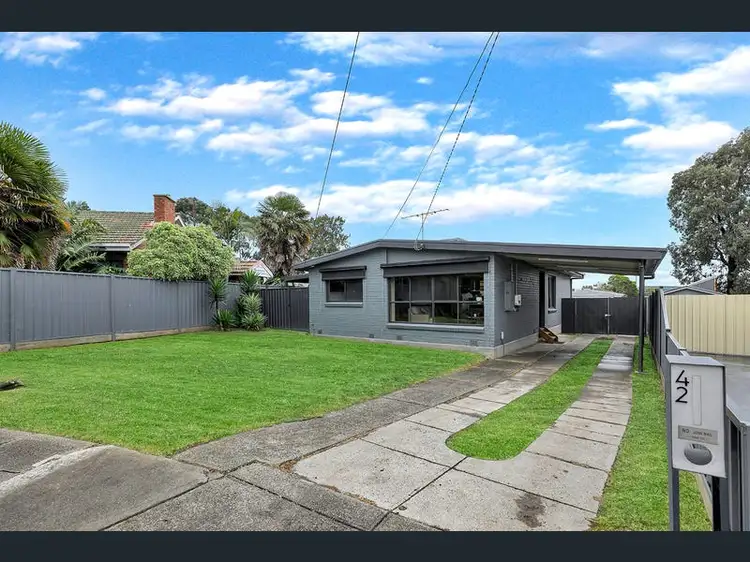 42 Waranga Cres