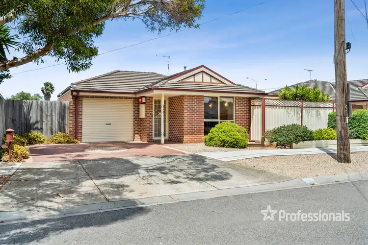 Main view of Homely unit listing, 2/174 Derrimut Road, Hoppers Crossing VIC 3029