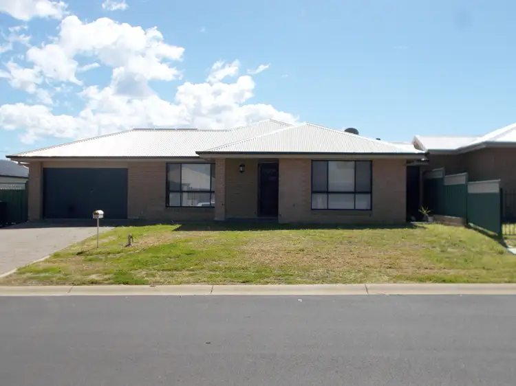 25 Dunheved Circle
