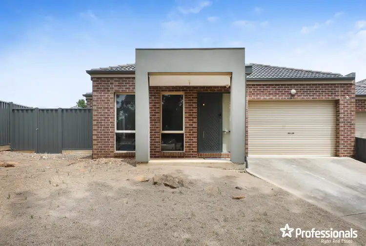 1/5 She Oak Court, Harkness VIC 3337