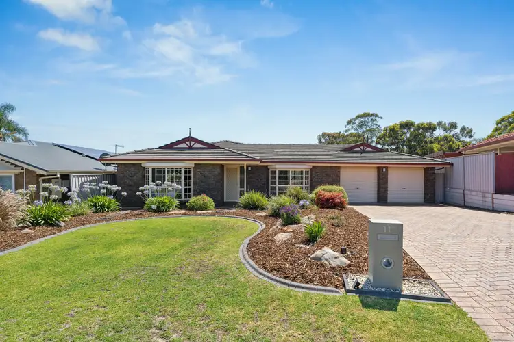 11 Tobin Crescent, Woodcroft SA 5162