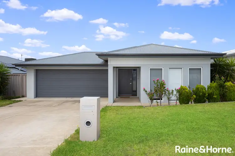 11 Mullagh Crescent