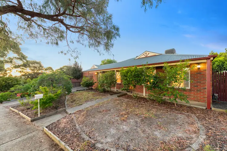 Second view of Homely house listing, 7 Hillrise Court, Pakenham VIC 3810
