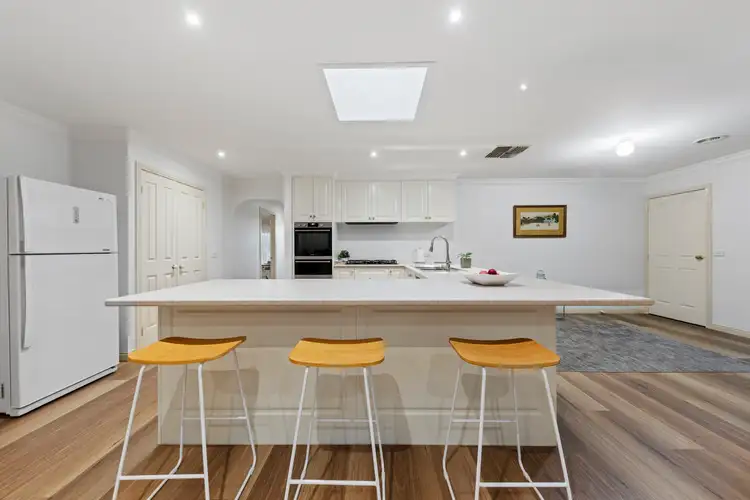 Sixth view of Homely house listing, 7 Hillrise Court, Pakenham VIC 3810