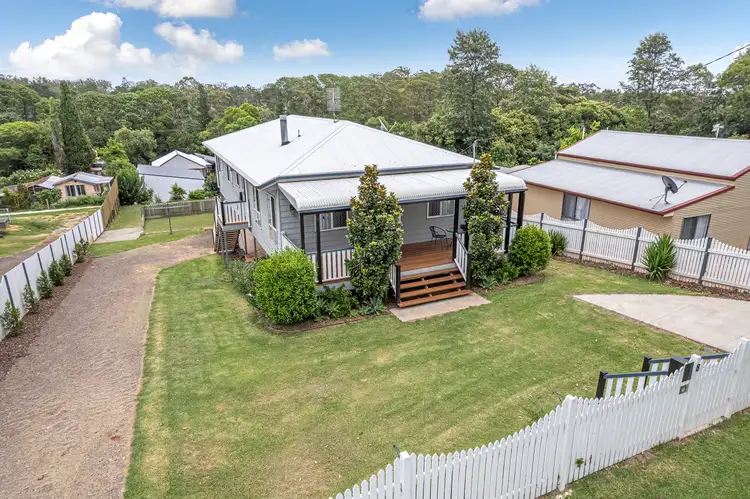6 Edward Street, Pechey QLD 4352