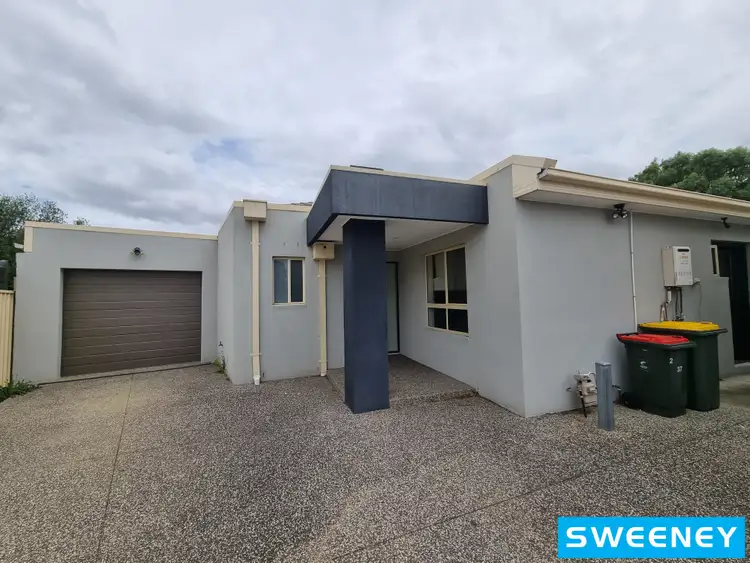 2/37 Carbine Way, Keilor Downs VIC 3038