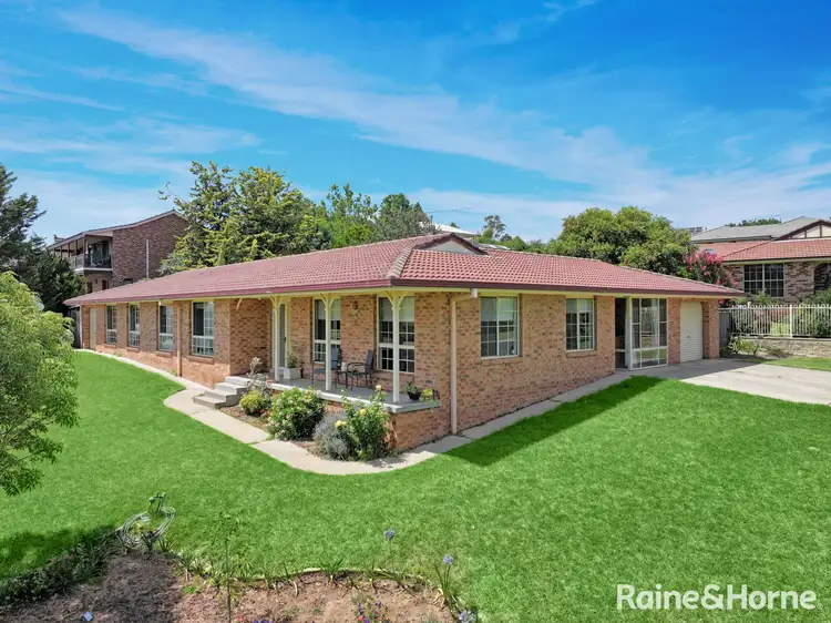 2 Kurumben Place, West Bathurst NSW 2795